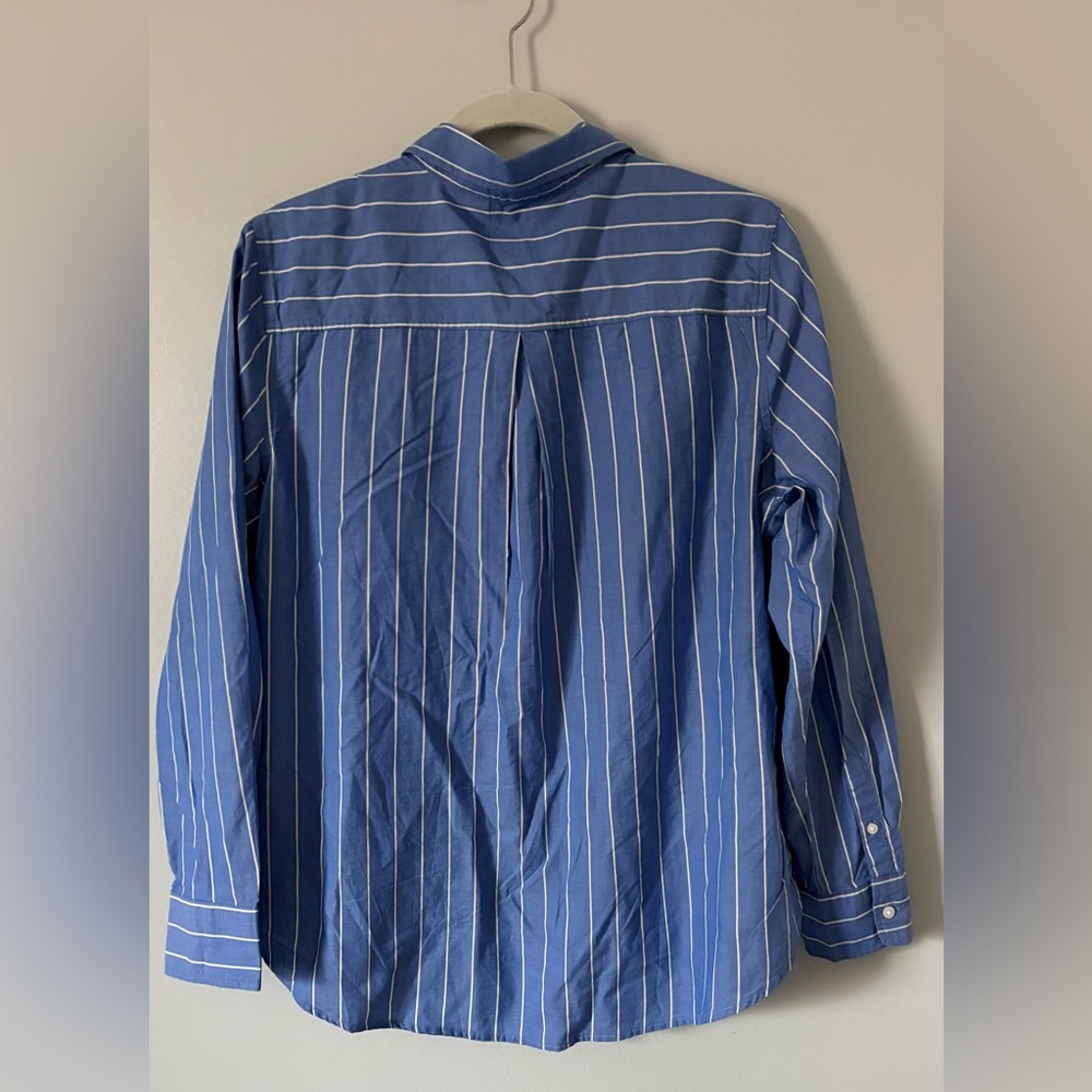 ❤️ Old Navy Classic Blue and White Striped Women’s Button Down Shirt Size L - Picture 2 of 5